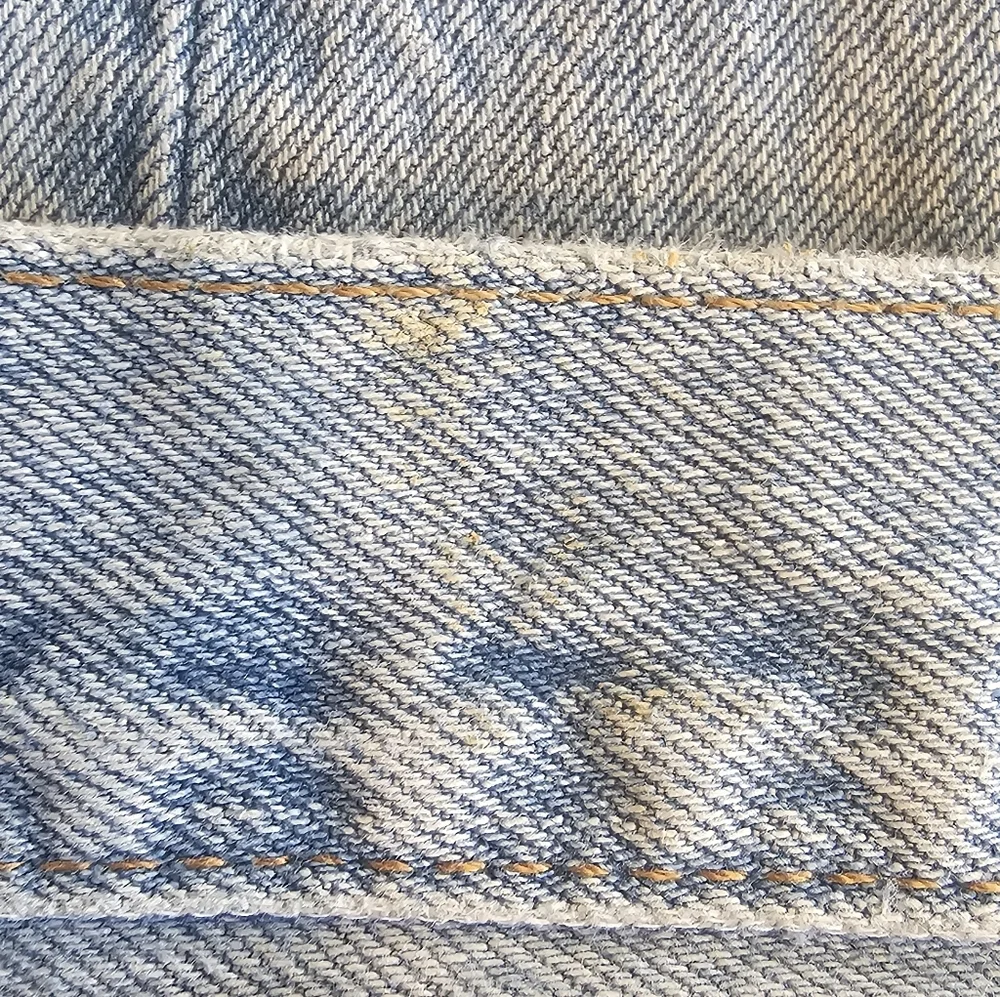 Levi’s 501 Skinny Jeans Distressed Light Wash Button Fly W26 L28